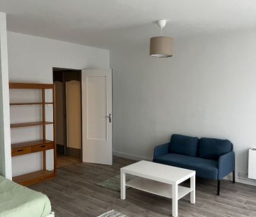 Location Appartement 1 pièce 50m² - Photo 1