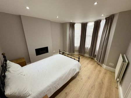 2 bedroom flat to rent - Photo 4