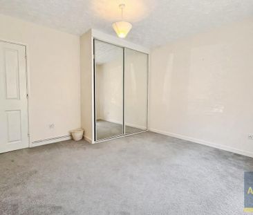 2 bedroom ground floor flat to rent - Photo 3