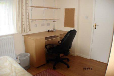 5 bedroom end of terrace house to rent - Photo 4