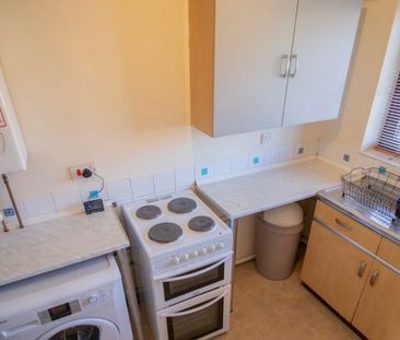 2 Bed End Terrace, Mickledon Close, NG2 - Photo 6