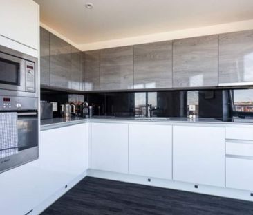 1 Bed Penthouse, Mill Court, E5 - Photo 2