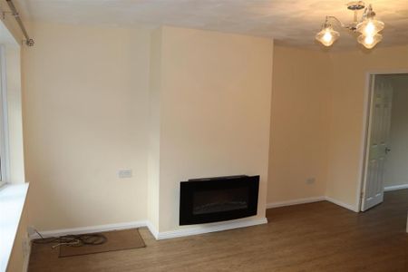 3 bedroom link detached house to rent - Photo 2