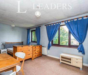 Studio to rent - Photo 3