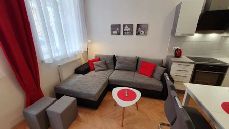 Nově rekonstruovaný byt v centru - Photo 2