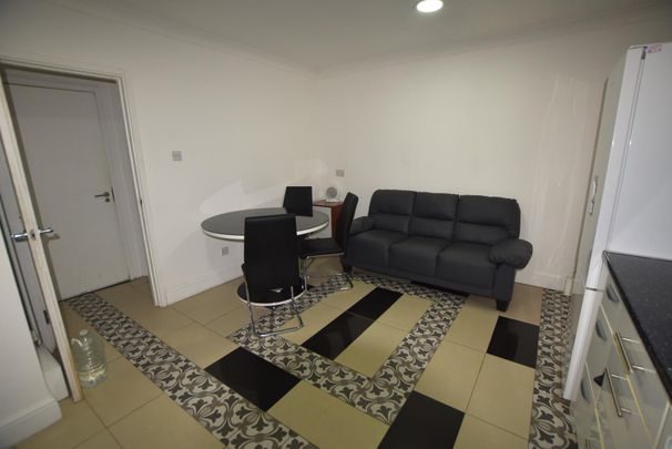 Tresham Crescent, London, NW8 - Photo 1