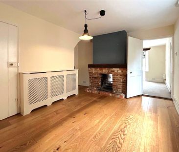 Newnham Road, Hook, Hampshire, RG27 - Photo 4