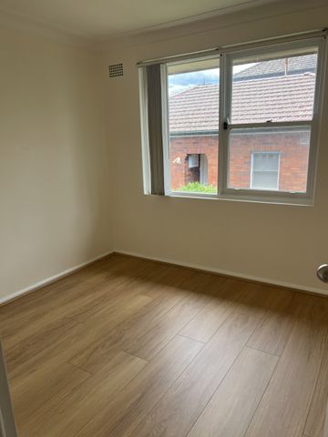 Modern Top Floor 2 Bedroom Apartment - Photo 4