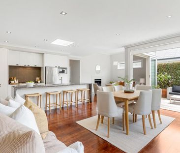 Immaculately presented Character Home - Photo 1