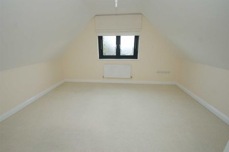 Corner Farm Place, Hemel Hempstead, HP2 5PN, Herts - Photo 4