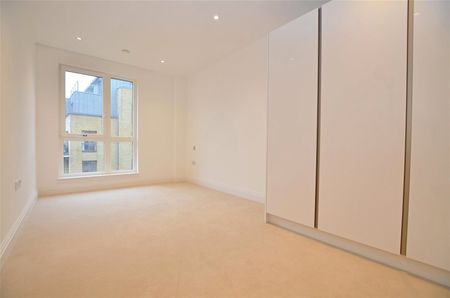 Pinewood Gardens, Teddington, TW11 - Photo 2