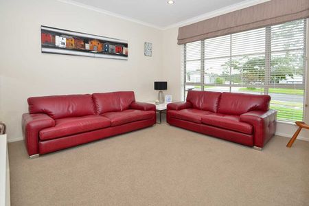 ONE LEVEL LIVING AT IT'S BEST- MILLWATER 4 BEDROOM! - Photo 4