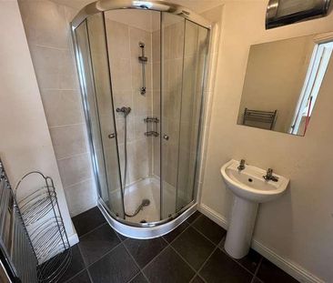 Bingley Road, Shipley, BD18 - Photo 4