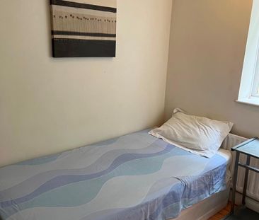 Room in a Shared Flat, Adam Court, SE11 - Photo 5