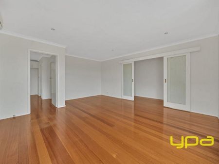 22 Laemmle Street, DANDENONG NORTH - Photo 2