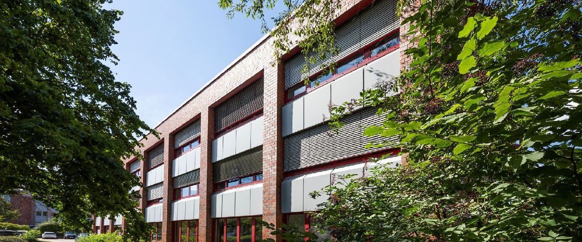 *Provisionsfrei* ca. 460 - 1.393 m² Büro-/Praxisfläche Nähe Indupark zu vermieten. - Photo 1