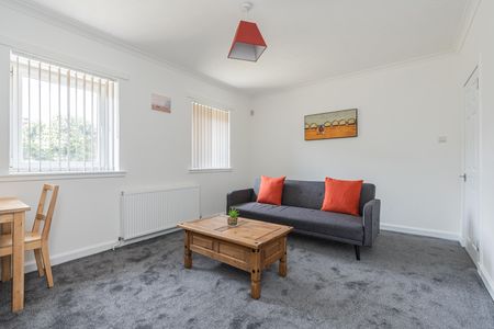 2 Bed Flat, Ferry Road Drive, EH4 - Photo 2