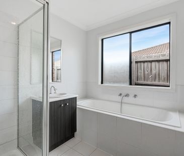 41 Belvedere Drive, Pakenham VIC 3810 - House For Rent | Domain - Photo 5