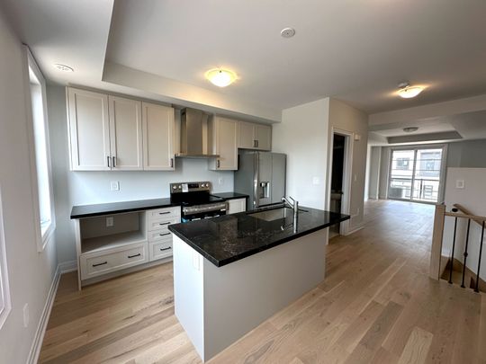 For Lease - 5945 Saigon Street, Mississauga, Ontario - Photo 1