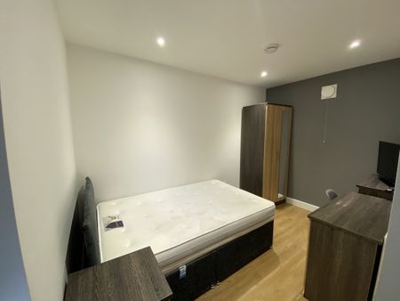 4 Bed - Flat 3, 35 Braunstone Gate, Leicester, - Photo 4