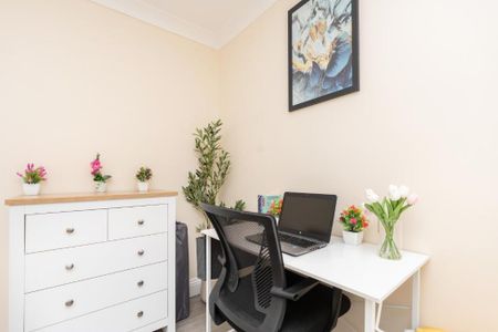 2 bedroom flat to rent - Photo 4