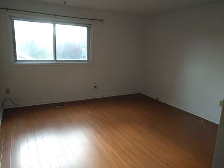 For Lease - 646 Village Parkway Unit# 50, Markham, Ontario - Photo 3