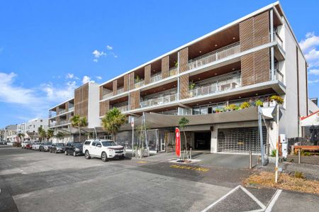 Beach Front Apartment with Sea Views - Photo 5