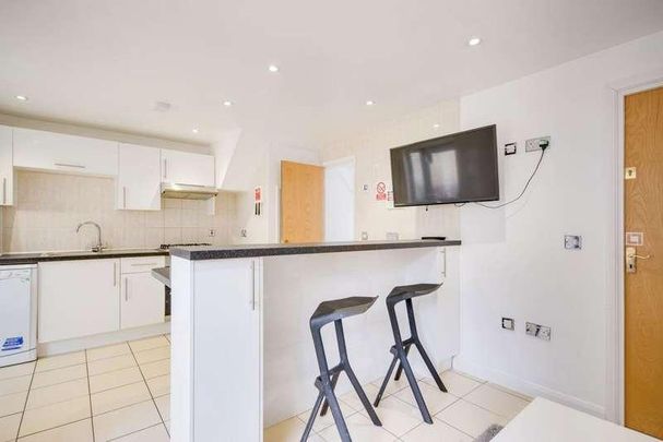 Tenterden Drive, Canterbury, CT2 - Photo 1