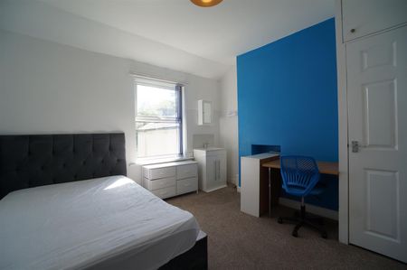 11 College Road - Photo 2