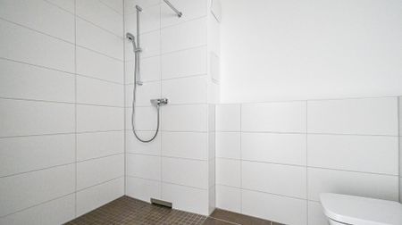 PARKSTADT KARLSHORST - 3-ZIMMERWOHNUNG MIT FUSSBODENHEIZUNG, EINBAUKÜCHE, BALKON, AUFZUG - Photo 4