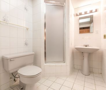 For Lease - 70 Mossgrove Trail, Toronto, Ontario - Photo 6