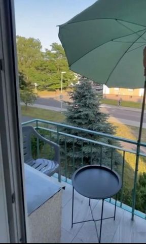 Duża, ładna kawalerka z balkonem - Zdjęcie 3