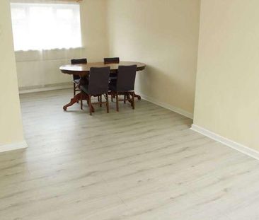 Nagle Grove, Rushey Mead, LE4 - Photo 2