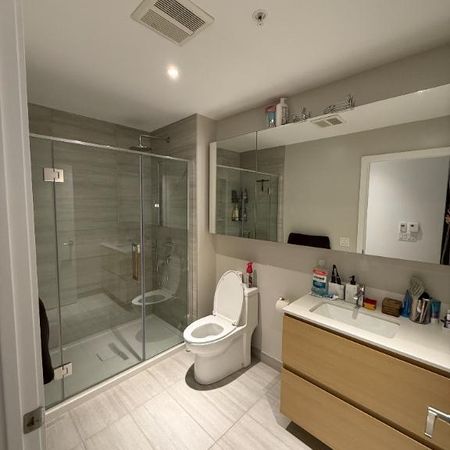 Cession de bail | 3 1/2 + Den LUXE | TOUT INCLUS | Gym + Piscine + Coworking - Photo 3