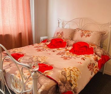 Room in a Shared Flat, Harts Lane, IG11 - Photo 2