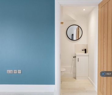 2 bedroom semi-detached house to rent - Photo 6