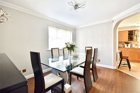 Quarry Gardens, Leatherhead, Surrey, KT22 8UE - Photo 5