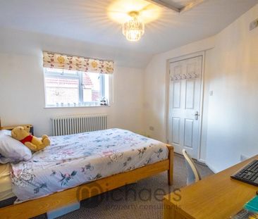 51 Alexandra Drive, Colchester, CO7 9SF - Photo 2