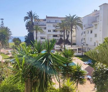 964651 - Apartment for rent Elviria Playa, Marbella, Málaga, Spain - Photo 4