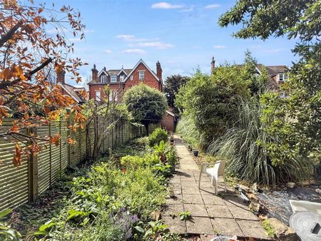 2 bedroom flat to rent - Photo 5