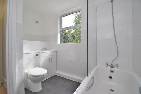 Flat to rent - Evelyn Street, London, SE8 - Photo 4
