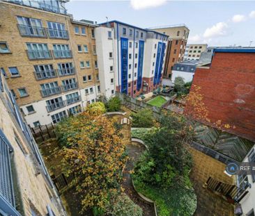 2 bedroom flat to rent - Photo 6