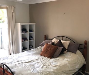 Family Home in the Heart of Somerset Views Estate - BREAK LEASE REN... - Photo 1