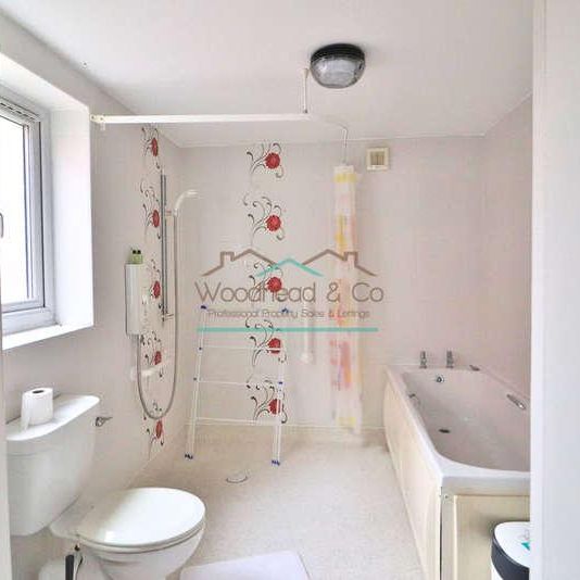 Alexandra Road, Wellingborough, NN8 - Photo 1