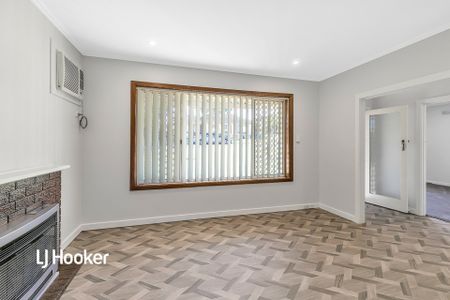 Neat and Tidy Family home! - Photo 3