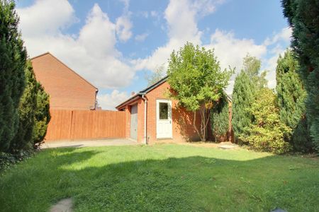 4 bedroom terraced house to rent - Photo 3