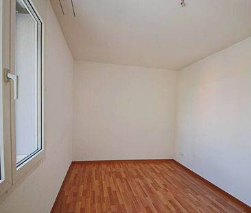 Schöne Wohnung mit grossem Balkon! - Foto 1