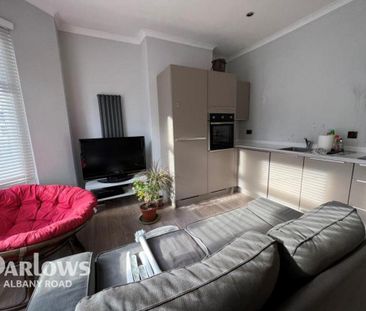 2 bedroom flat to rent - Photo 2