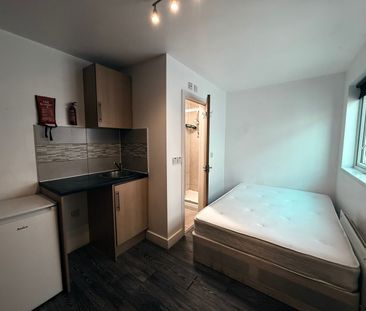 Small size bedsit/studio for single working person- Ilford - Photo 2