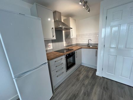 2 Bed Flat, Orange Grove House, M14 - Photo 2